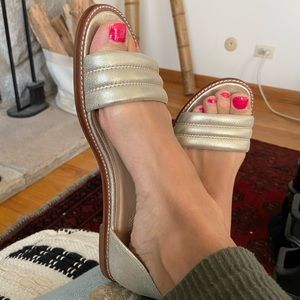 Beautiful J crew gold leather sandals 8,5